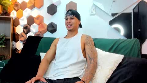 Snapshot of nohanhunter chatting on 10/17/25, 11:46 nohanhunter online show from 10/17/25, 11:46