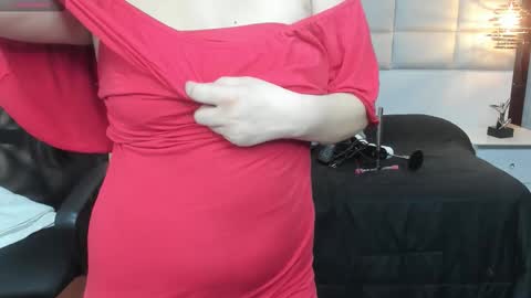 Snapshot of nohemi_louse chatting on 09/23/25, 07:50 Nohemi online show from 09/23/25, 07:50