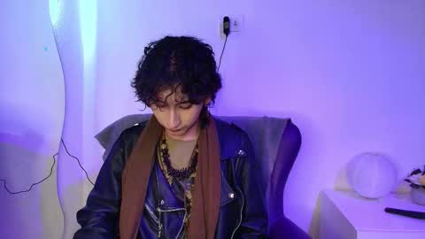 Snapshot of noidysis chatting on 10/10/25, 04:00 maxie online show from 10/10/25, 04:00