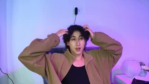 Snapshot of noidysis chatting on 10/22/25, 04:46 maxie online show from 10/22/25, 04:46