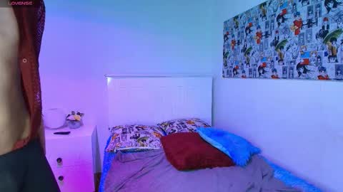 Snapshot of noidysis chatting on 10/26/25, 03:23 maxie online show from 10/26/25, 03:23