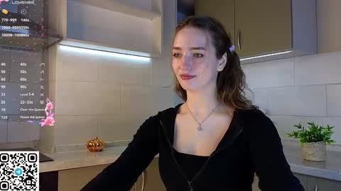 Snapshot of noirastrya chatting on 03/03/26, 06:19 Sophie online show from 03/03/26, 06:19