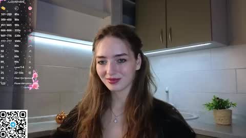 Snapshot of noirastrya chatting on 03/05/26, 06:09 Sophie online show from 03/05/26, 06:09