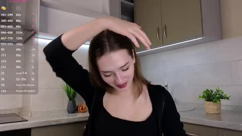 Snapshot of noirastrya chatting on 03/19/26, 06:06 Sophie online show from 03/19/26, 06:06
