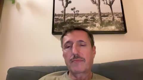 Snapshot of nolo34 chatting on 12/14/25, 11:31 nolo34 online show from 12/14/25, 11:31