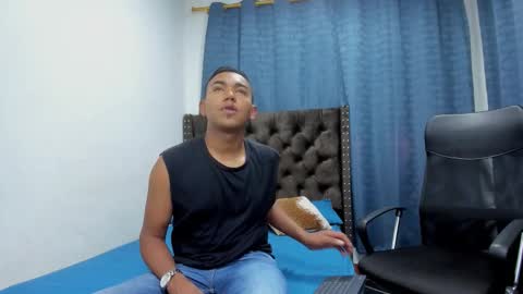 Nolven Gray online show from 09/17/25, 04:03