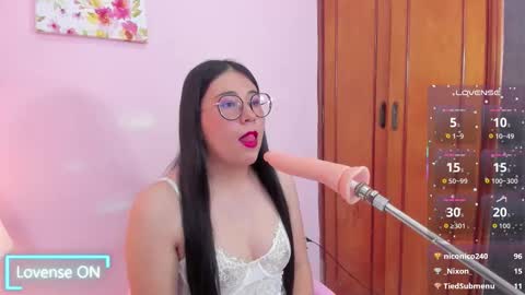 Snapshot of nomi_blue chatting on 12/15/25, 03:22 Nahomi online show from 12/15/25, 03:22