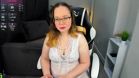 Snapshot of nora_blackwood chatting on 06/14/26, 11:12 nora blackwood online show from 06/14/26, 11:12