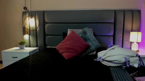 Nora Da Silva online show from 10/14/25, 01:23