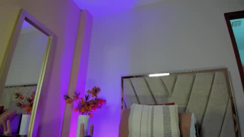 Nora Da Silva online show from 10/23/25, 12:10