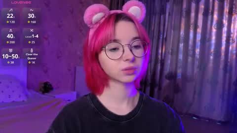 Snapshot of nora_failure chatting on 09/13/25, 10:04 Nora Failure online show from 09/13/25, 10:04