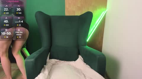 Snapshot of nora_lis chatting on 12/21/24, 12:49 Nora Cutie u online show from 12/21/24, 12:49