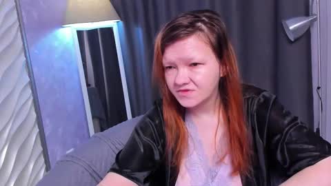 Snapshot of nora_lovvv chatting on 10/29/25, 10:06 Nora online show from 10/29/25, 10:06