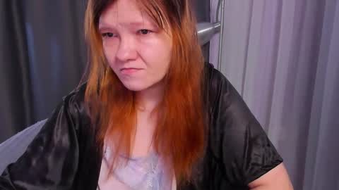 Snapshot of nora_lovvv chatting on 10/30/25, 10:06 Nora online show from 10/30/25, 10:06