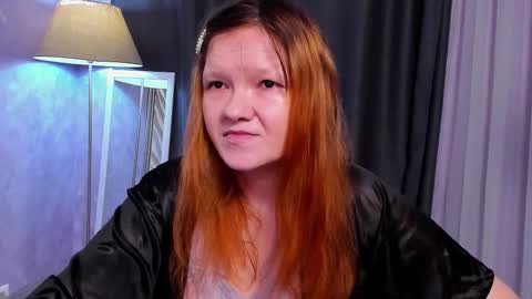 Snapshot of nora_lovvv chatting on 11/04/25, 10:14 Nora online show from 11/04/25, 10:14