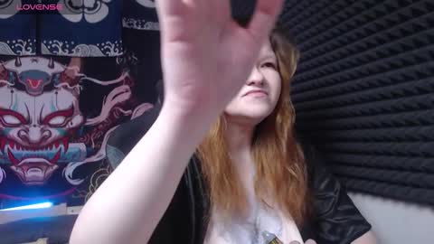 Snapshot of nora_lovvv chatting on 11/14/25, 10:14 Nora online show from 11/14/25, 10:14