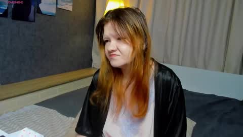 Snapshot of nora_lovvv chatting on 11/23/25, 10:48 Nora online show from 11/23/25, 10:48