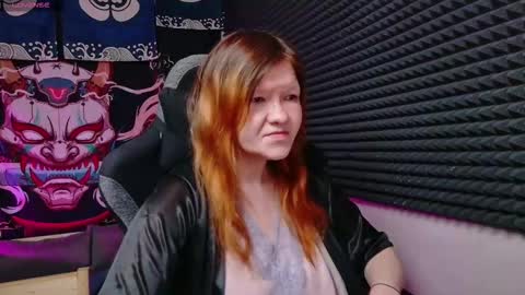 Snapshot of nora_lovvv chatting on 12/14/25, 10:53 Nora online show from 12/14/25, 10:53