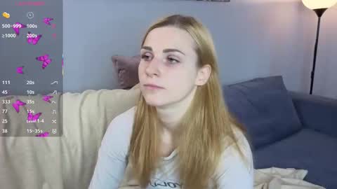 Snapshot of noradunn chatting on 09/20/25, 10:27 Elina online show from 09/20/25, 10:27