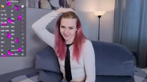 Snapshot of noradunn chatting on 10/15/25, 10:15 Elina online show from 10/15/25, 10:15