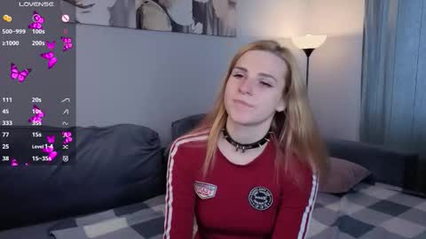 Snapshot of noradunn chatting on 10/23/25, 10:25 Elina online show from 10/23/25, 10:25