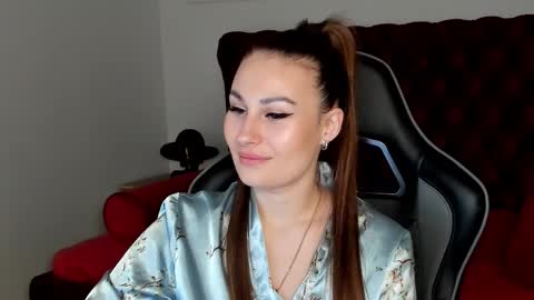 Snapshot of norafoxes chatting on 11/29/25, 05:21 NoraFoxes online show from 11/29/25, 05:21