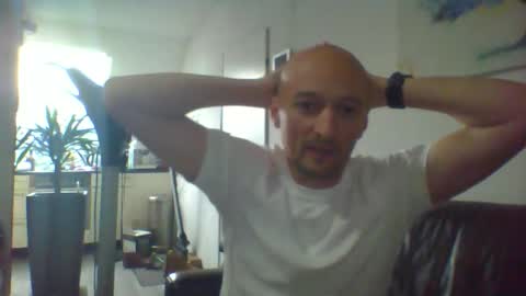 Snapshot of nordicrunner76 chatting on 05/17/26, 04:03 nordicrunner76 online show from 05/17/26, 04:03