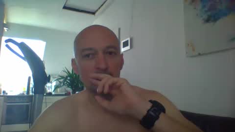 Snapshot of nordicrunner76 chatting on 05/20/26, 11:05 nordicrunner76 online show from 05/20/26, 11:05