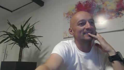 Snapshot of nordicrunner76 chatting on 05/24/26, 12:15 nordicrunner76 online show from 05/24/26, 12:15