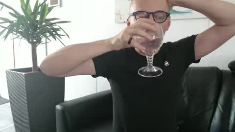 Snapshot of nordicrunner76 chatting on 06/11/26, 10:13 nordicrunner76 online show from 06/11/26, 10:13