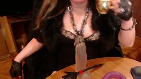 miss Tress online show from 12/20/24, 11:58