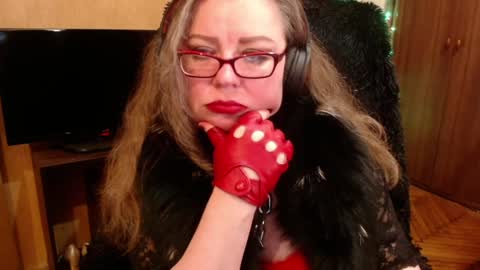 miss Tress online show from 12/24/24, 08:05