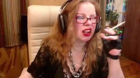 miss Tress online show from 11/19/25, 10:10
