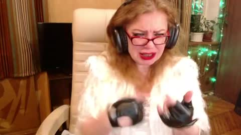 Snapshot of norma_gin chatting on 07/08/26, 09:30 miss Tress online show from 07/08/26, 09:30