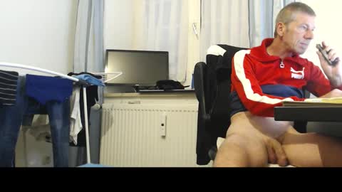 Snapshot of normuc chatting on 10/03/25, 11:51 Normuc online show from 10/03/25, 11:51