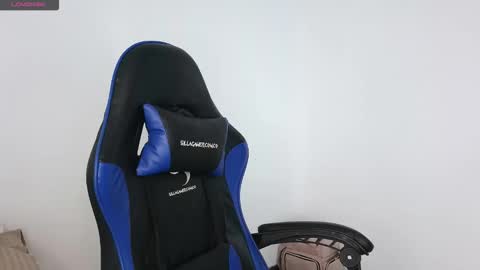 Snapshot of northly chatting on 12/15/25, 01:04 NORTH online show from 12/15/25, 01:04