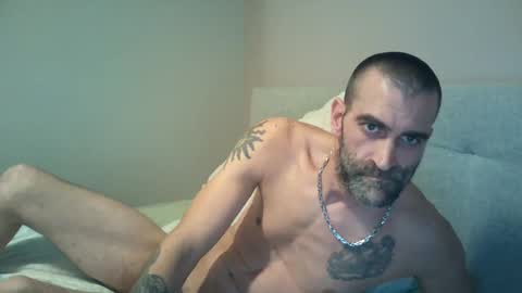 Snapshot of not4one chatting on 02/09/25, 10:00 not4one online show from 02/09/25, 10:00