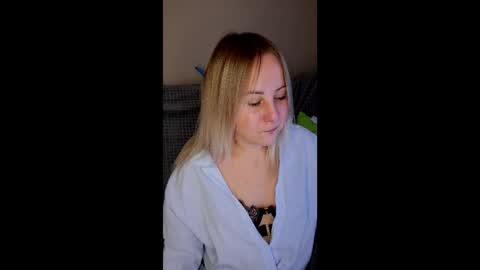 Snapshot of not_nakedcat chatting on 10/09/25, 06:33 hi glad to chat online show from 10/09/25, 06:33