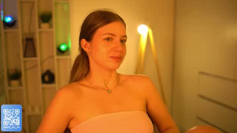 Sofia but I like when call me Sonya or Sophie online show from 09/12/25, 07:03