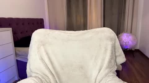 Tina online show from 11/18/25, 08:24