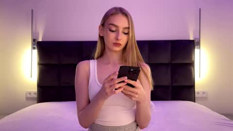 Snapshot of notelis chatting on 11/02/25, 04:20 Goldie online show from 11/02/25, 04:20