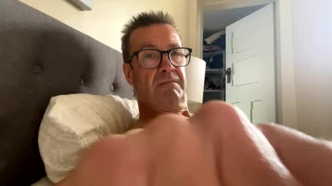 Snapshot of nottsaust chatting on 10/30/25, 12:23 Nottsaust online show from 10/30/25, 12:23