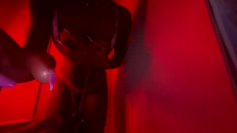 Snapshot of notyourkitty00 chatting on 10/21/25, 12:00 notyourkitty00 online show from 10/21/25, 12:00