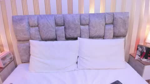 Snapshot of nova_lane chatting on 11/25/25, 08:42 NOVA online show from 11/25/25, 08:42