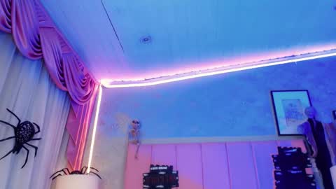 nova_ross online show from 10/25/25, 08:25