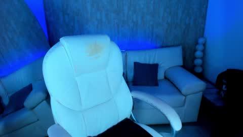 nova online show from 09/10/25, 04:45