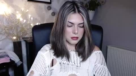 Snapshot of nova_sin chatting on 09/17/25, 05:09 Nova online show from 09/17/25, 05:09