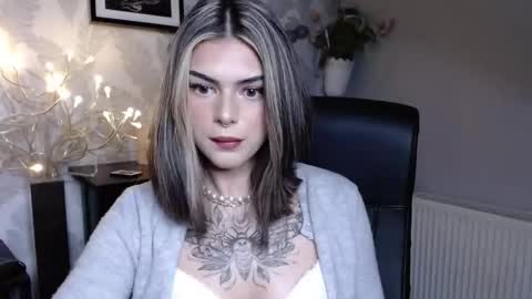 Snapshot of nova_sin chatting on 09/18/25, 05:09 Nova online show from 09/18/25, 05:09