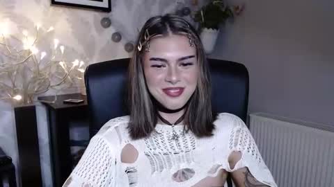 Snapshot of nova_sin chatting on 09/19/25, 05:20 Nova online show from 09/19/25, 05:20