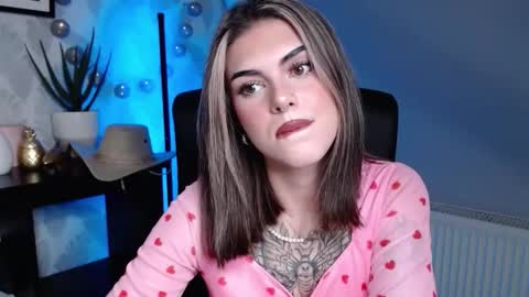 Snapshot of nova_sin chatting on 10/16/25, 05:52 Nova online show from 10/16/25, 05:52